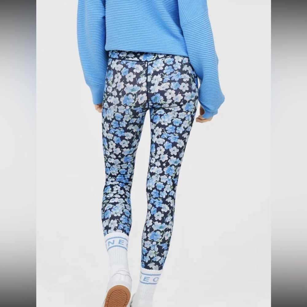 Aerie Blue and White Floral Leggings